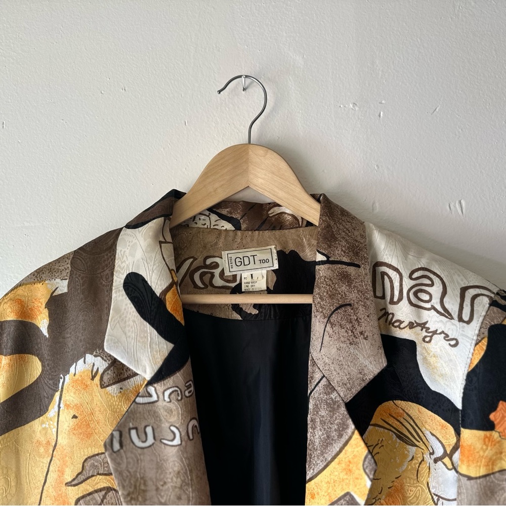 Abstract-Print Oversized Blazer in Black and Tan - Picture 7 of 7
